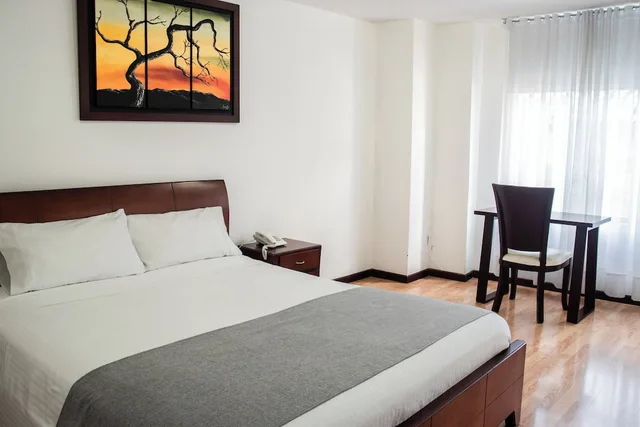 Room, Queen Bed, Nogal Suite Hotel Pasto 3/10