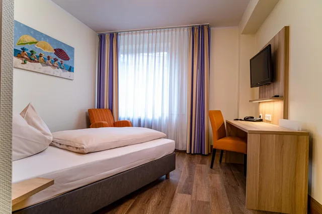 Standard, Single, Hotel Am Stadtpark Hilden 3/15