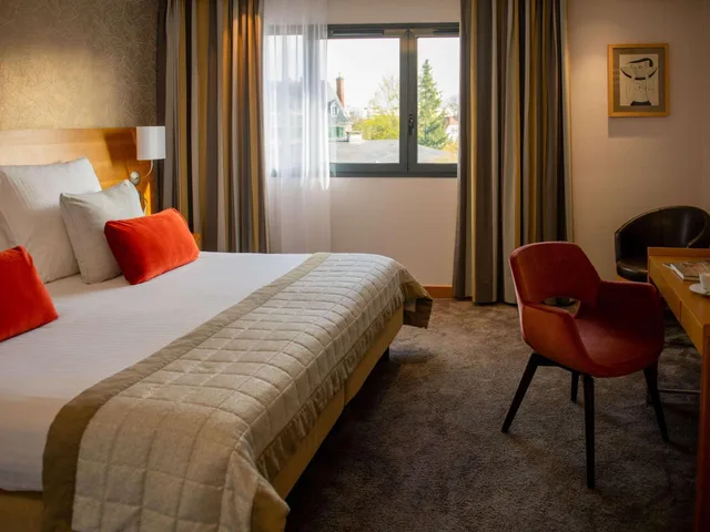 غرفة بسرير مزدوج لذوي الإعاقة، Parc Beaumont Hotel & Spa Pau - MGallery Collection 1/5