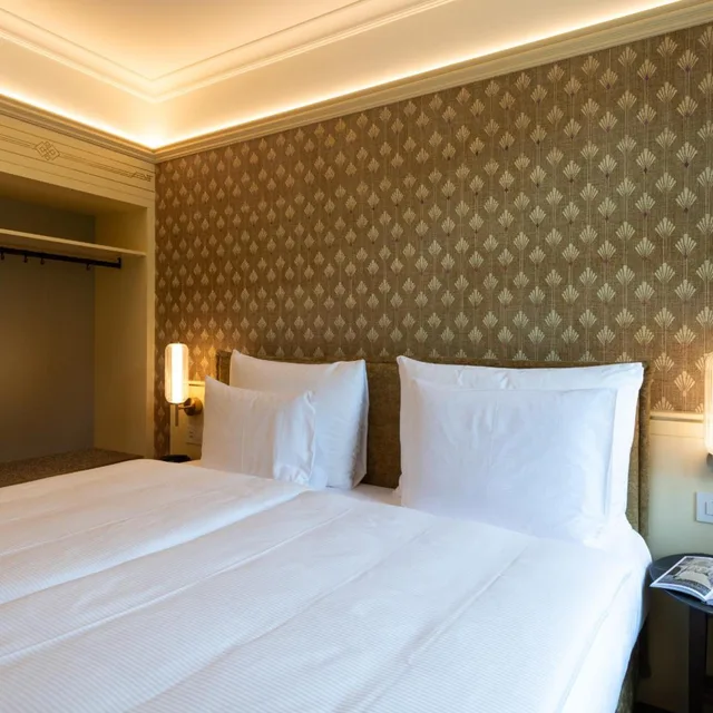 Double Bed, Cresta Palace 4/7