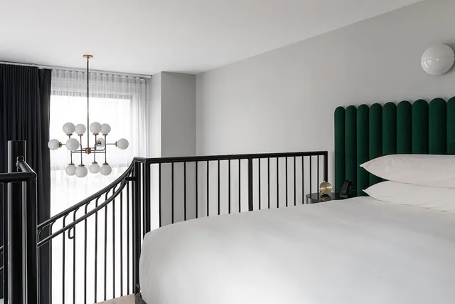 جناح بسرير كينج بإطلالة على المدينة مع أريكة، Woodlark Hotel Portland, a Tribute Portfolio Hotel 1/1