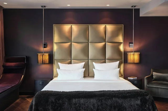 غرفة ديلوكس بسرير مزدوج بإطلالة على المدينة، Roomers Frankfurt Central, Autograph Collection 1/4