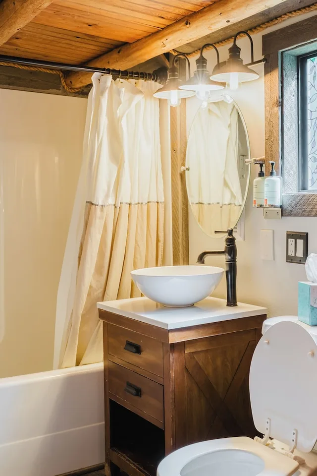 Tahoma Cabin (1 King Bed + 1 Queen Bed), Alta Crystal Resort by Gravity Haus 6/6