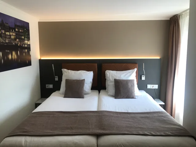 Room, Twin Beds, Avenue Hotel Amsterdam 5/10