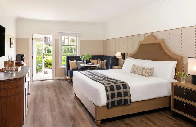 غرفة بسرير كينج بشرفة، Estancia La Jolla Hotel And Spa 4/10