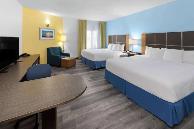 غرفة بسريرين كينج لذوي الإعاقة، Days Inn & Suites by Wyndham Lubbock Medical Center 1/5