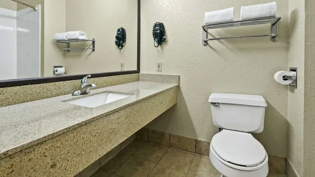 Room, King Bed, Best Western San Marcos 2/2