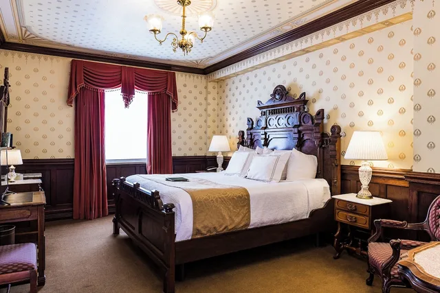 غرفة كلاسيكية بسرير كوين، HISTORIC STRATER HOTEL 3/9
