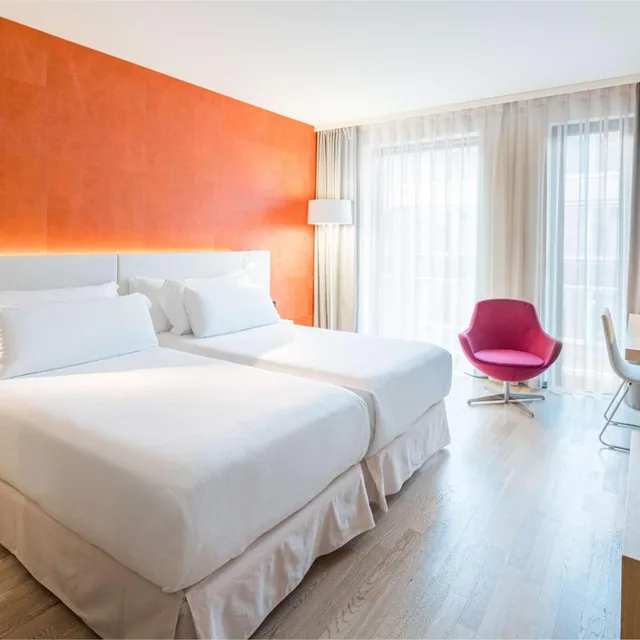 غرفة ديلوكس بسرير مزدوج مع سرير إضافي، Barcelo Hamburg 3/10