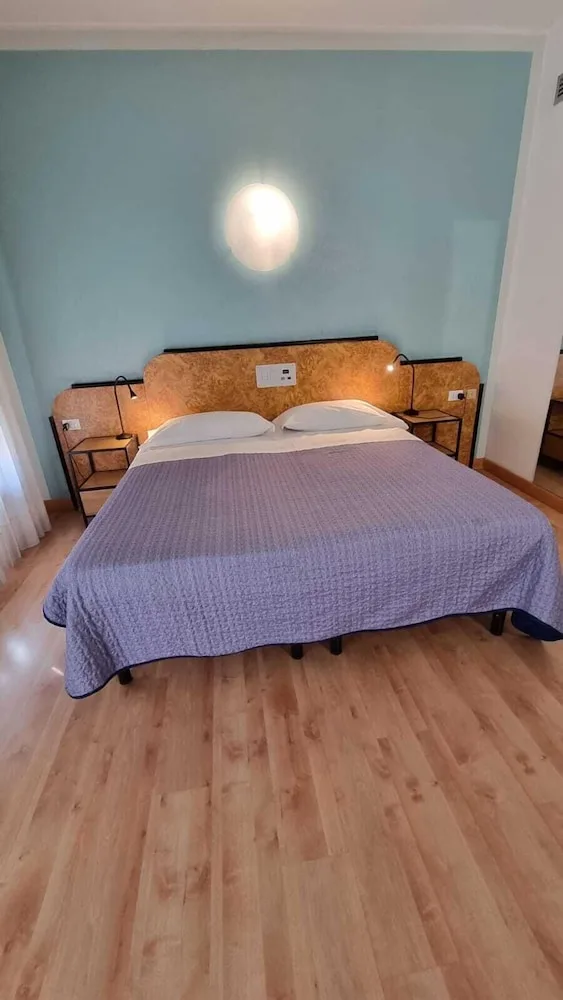 غرفة كومفورت بسرير مزدوج، Cristina Hotel 3/9