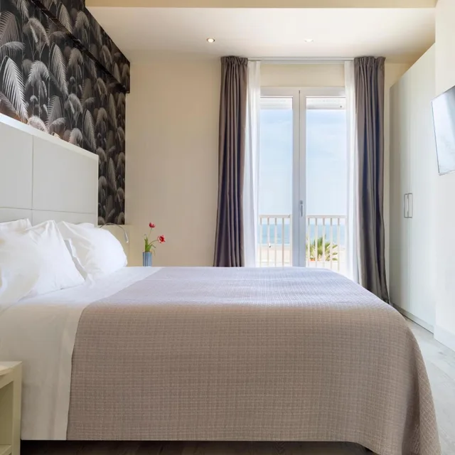 جناح، Hotel Gemma 6/10