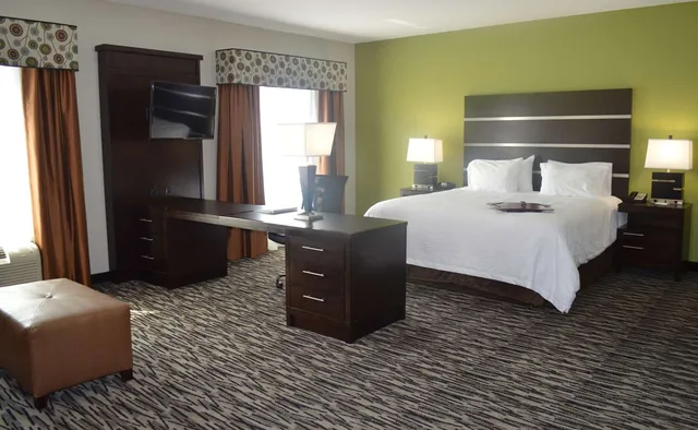 Studio, Suite, King Bed, Hampton Inn Foley 10/10