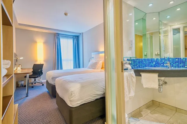 غرفة قياسية بسريرين منفصلين، Holiday Inn Express Hull City Centre 6/7