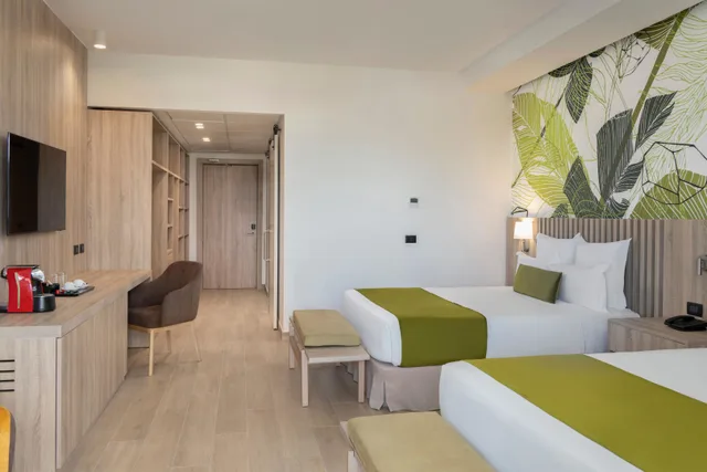 جناح جونيور بإطلالة على المسبح، Serenade All Suites - Adults Only Resort 3/7