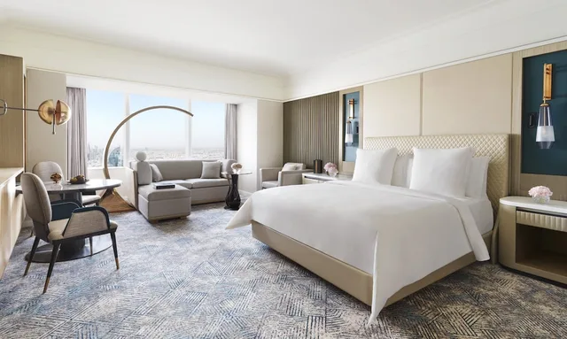 (Suk) Superior Room King، فندق فور سيزونز الرياض في مركز المملكة(Four Seasons Hotel Riyadh at Kingdom Centre) 1/3