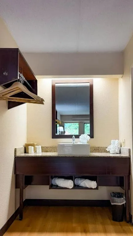2 Full Beds - Non-Smoking، Motel 6 Atlanta Smyrna / Ballpark 7/7
