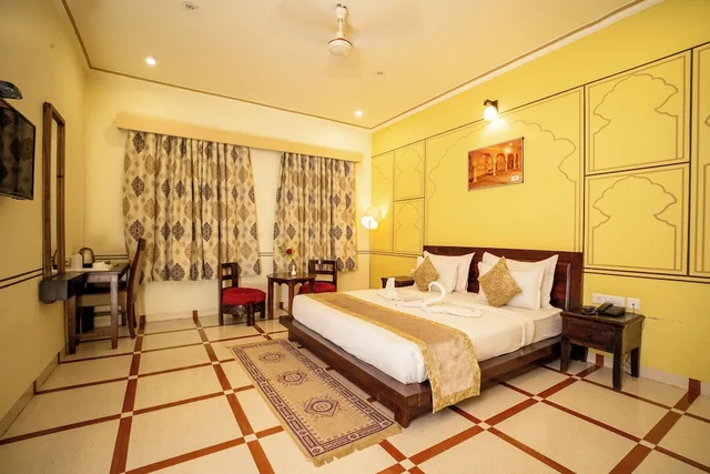 Royal, Heritage, Double Bed، Hotel Laxmi Niwas 3/10