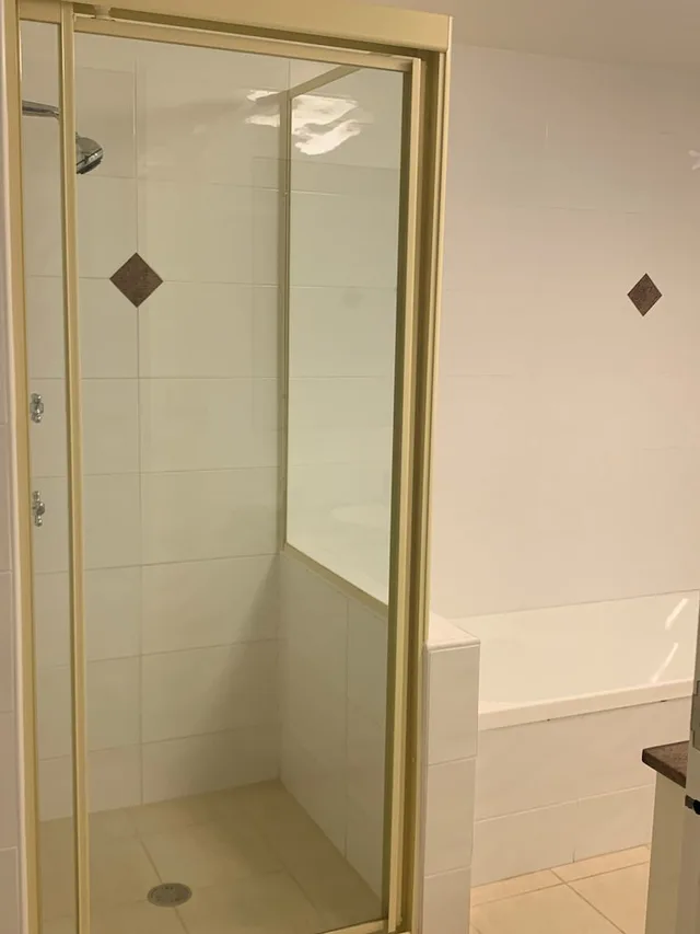 شقة بسريرين منفصلين وسرير كينج بإطلالة على المدينة بغرفتي نوم، Northpoint Apartments 6/7
