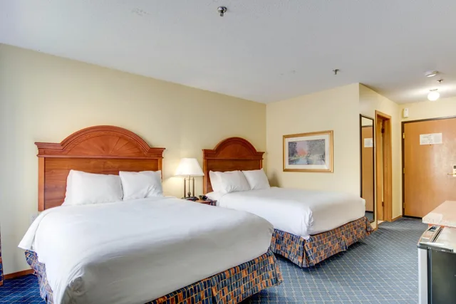غرفة قياسية بسرير مزدوج، Hotel Bemidji 1/2