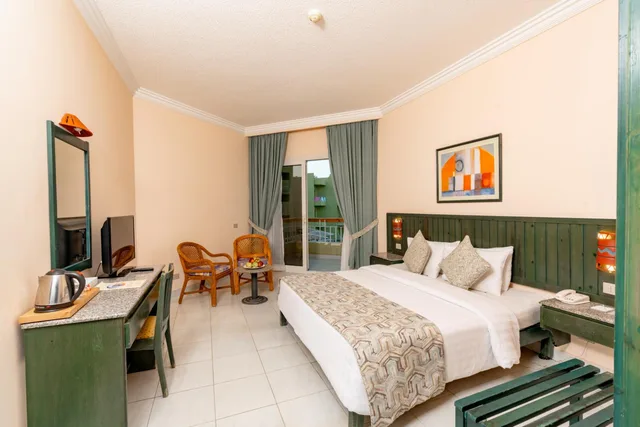 غرفة قياسية بإطلالة على الحديقة، Palm Beach Resort 2/8