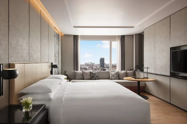 1 Bedroom, Suite, King Bed, Marriott Bangkok Hotel the Surawongse 1/4
