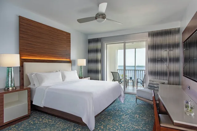 جناح بإطلالة على المرسى بشرفة بغرفتي نوم، Westin Cape Coral Resort Formely the Resort At Marina Village 3/8