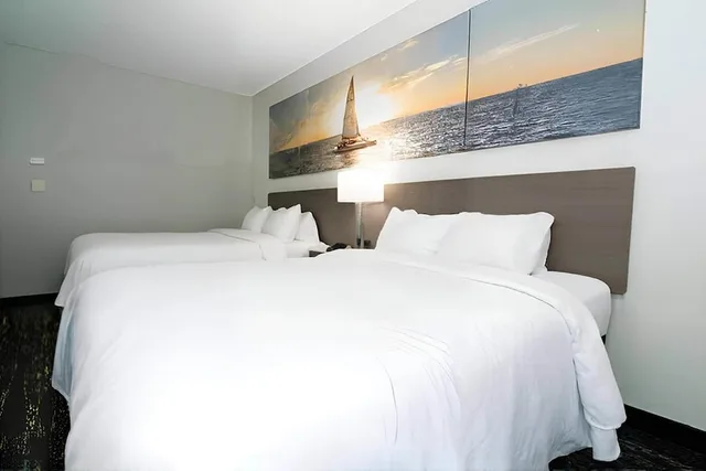 غرفة قياسية بسريرين كوين، Manitowoc Inn 1/3