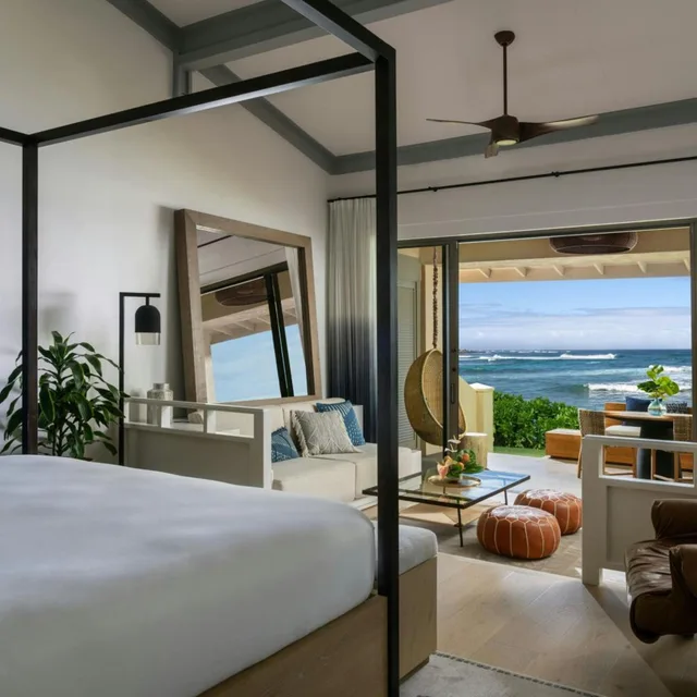 بنغل بسرير كينج مع دخول صالة النادي، The Ritz-Carlton O ahu, Turtle Bay 1/3