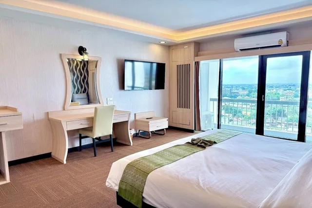 Luxury, King Bed, Pailyn Hotel Phitsanulok 3/10