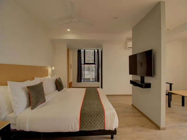 غرفة كلوب، SHAGUN HOTEL 1/5