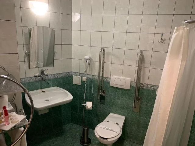 غرفة قياسية بسريرين منفصلين، Matejko Hotel 4/5