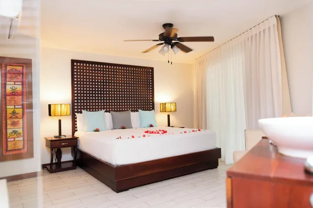 جناح شهر العسل، Paradise Beach Hotel 3/10