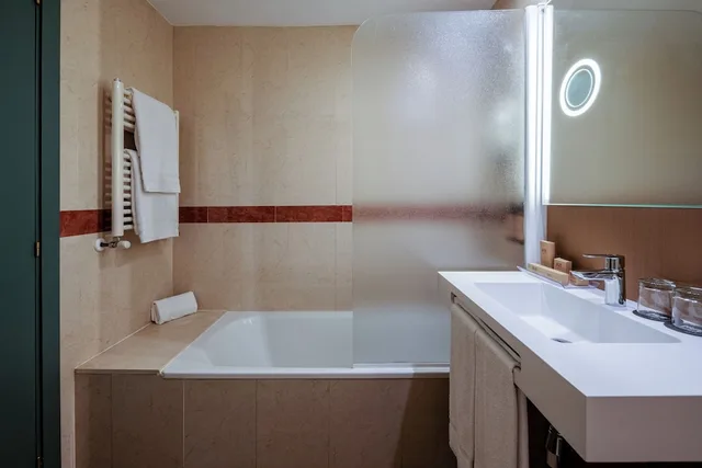 غرفة ديلوكس بسريرين منفصلين، Luze Castellana Hotel 7/10