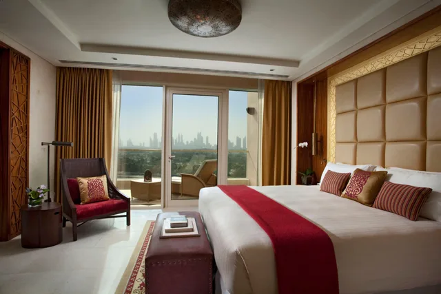 Raffles, Skyline Club، Raffles Dubai Hotel 1/4