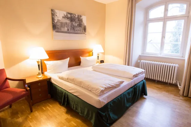غرفة كومفورت بسرير كوين، Klosterhotel Woltingerode 2/6
