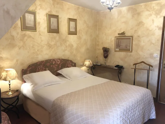 غرفة كلاسيكية بسرير كينج، Domaine Chateau Ermenonville 4/7