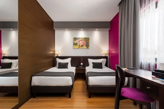 غرفة عائلية بسرير مزدوج وسريرين منفصلين، Hotel Luena 9/12