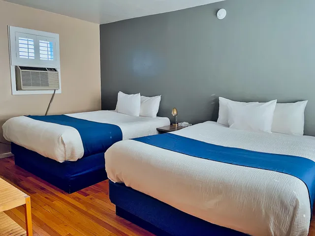 غرفة بسريرين كوين، Ashland Motel 2/3