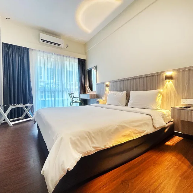 Standard, King Bed, The Elopura Hotel 1/3