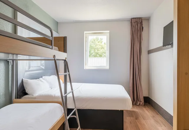 غرفة قياسية رباعية، B&B Hotel Angers 2 University 1/2