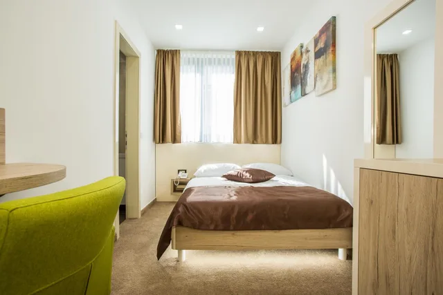 غرفة مفردة، Hotel National 5/10