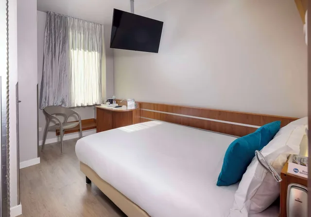 Standard, French Bed، Best Western Hotel Madison 2/6