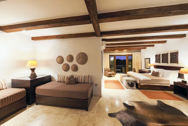 جناح عائلي بسرير كينج مع أريكة، Kapama River Lodge 9/10