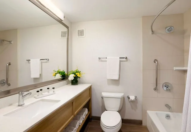 غرفة بسرير كينج بإطلالة على البحر بشرفة، The Wayfarer San Diego 10/10