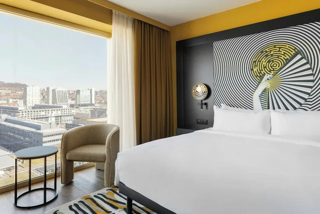 Panoramic, King Bed, High Floor, RENAISSANCE ZURICH TOWER HOTEL 1/2