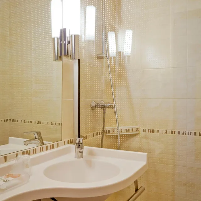 Standard, Twin Beds, Best Western Crequi Lyon Part Dieu 4/6