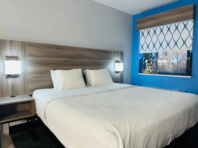 غرفة بسرير كينج لذوي الإعاقة، Baymont By Wyndham Indianapolis South 4/10