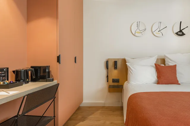 غرفة كومفورت بسرير كوين بإطلالة على الحديقة، Les Elmes Hotel Spa 4/6