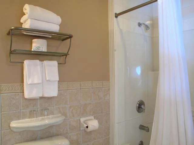 لوفت تنفيذي بسرير كينج، Lunenburg Arms Hotel 4/5