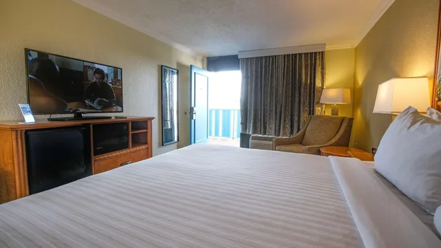 غرفة قياسية بسرير كينج، Spark by Hilton Sarasota Siesta Key Gateway 3/6